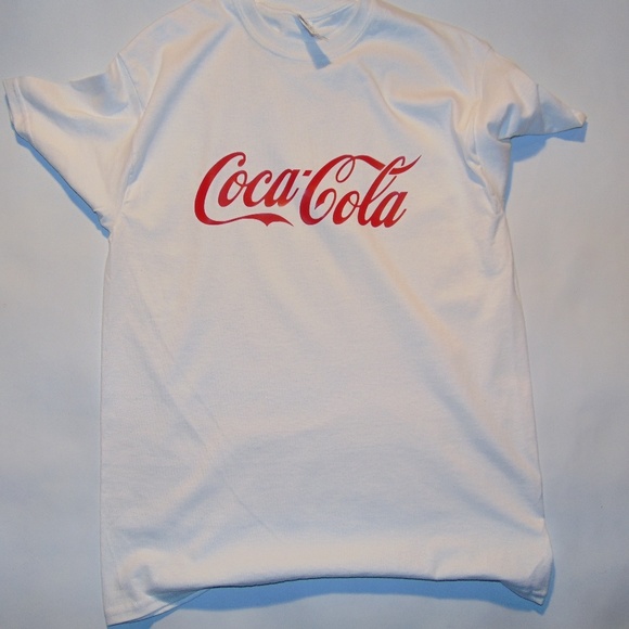 Gildan Other - Classic Coca Cola T-shirt
